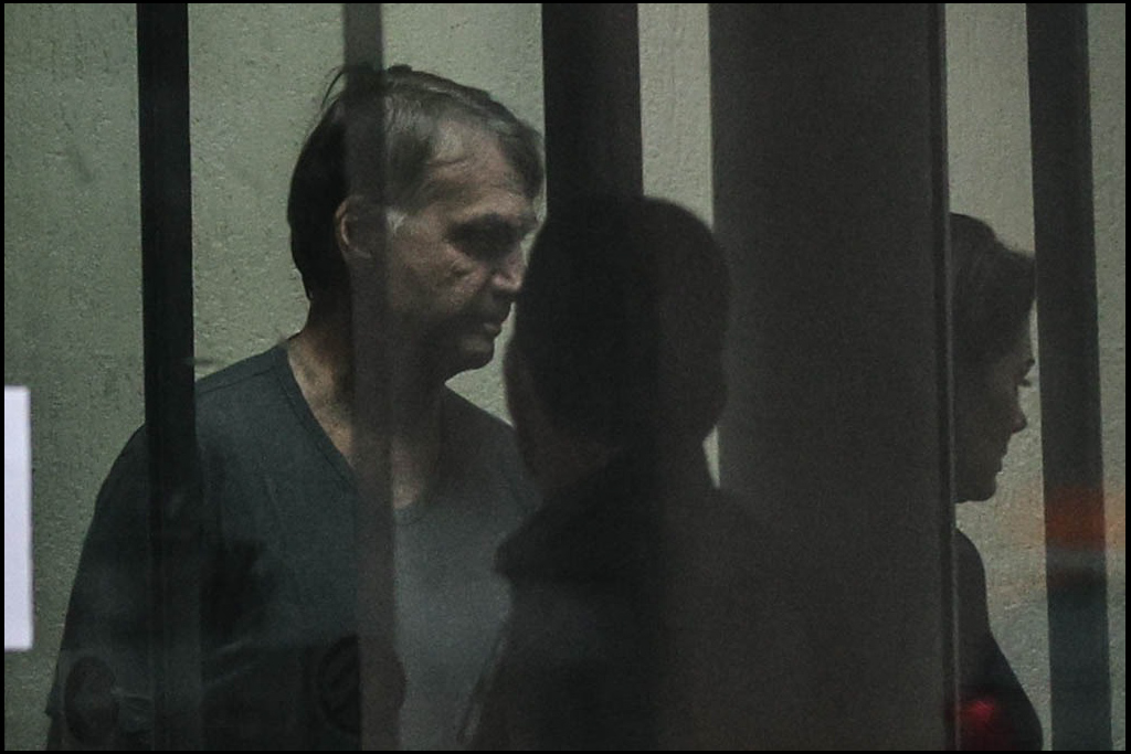 Por unanimidade,STF decide manter Bolsonaro preso