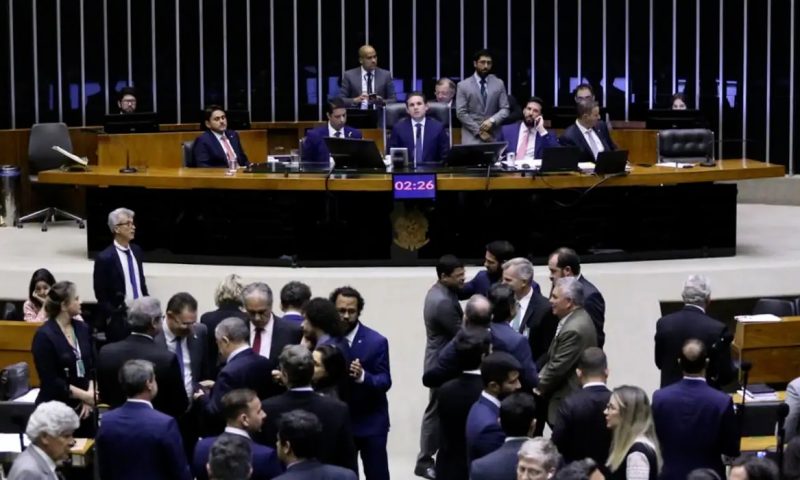 Senado deve iniciar discussões sobre fim da escala 6×1 nesta semana