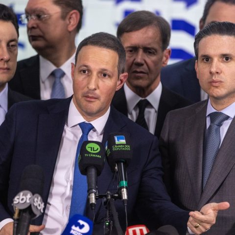 Governo faz pente-fino no texto final de Derrite, e projeto antifacção pode ser votado nesta quarta (12)