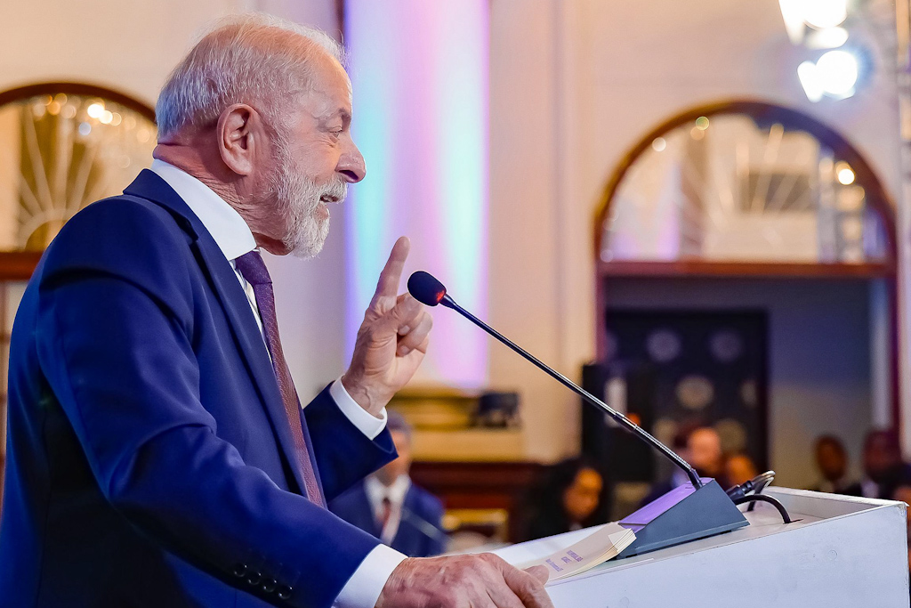 Lula diz que o Brasil não vai  exportar minerais críticos:‘‘Quem quiser vai ter que  industrializar no nosso país’’