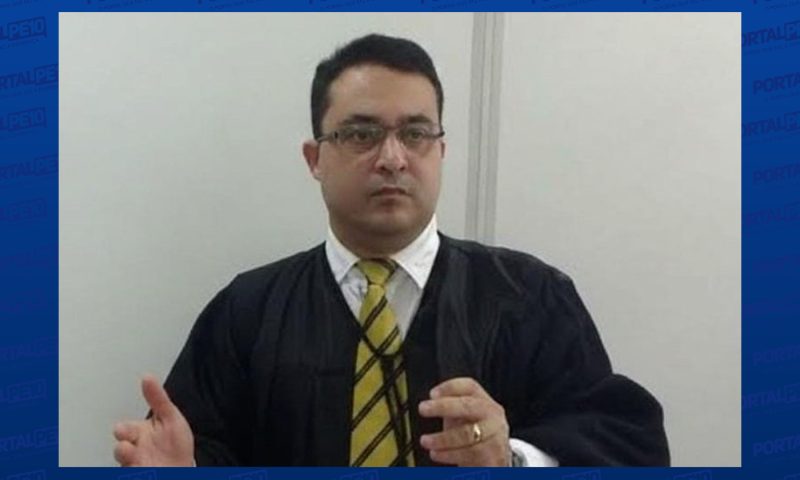 Juiz sofre tentativa de homicídio em casa no Sertão de Pernambuco;vítima passa por cirurgia