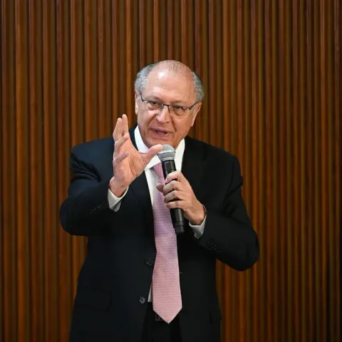 Presidente em exercício, Geraldo Alckmin defende fim da escala 6×1: ‘Tendência mundial’