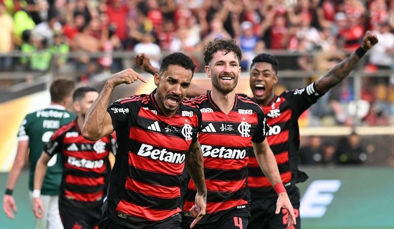 Flamengo vence o Palmeiras  em Lima e conquista o  tetra da Libertadores