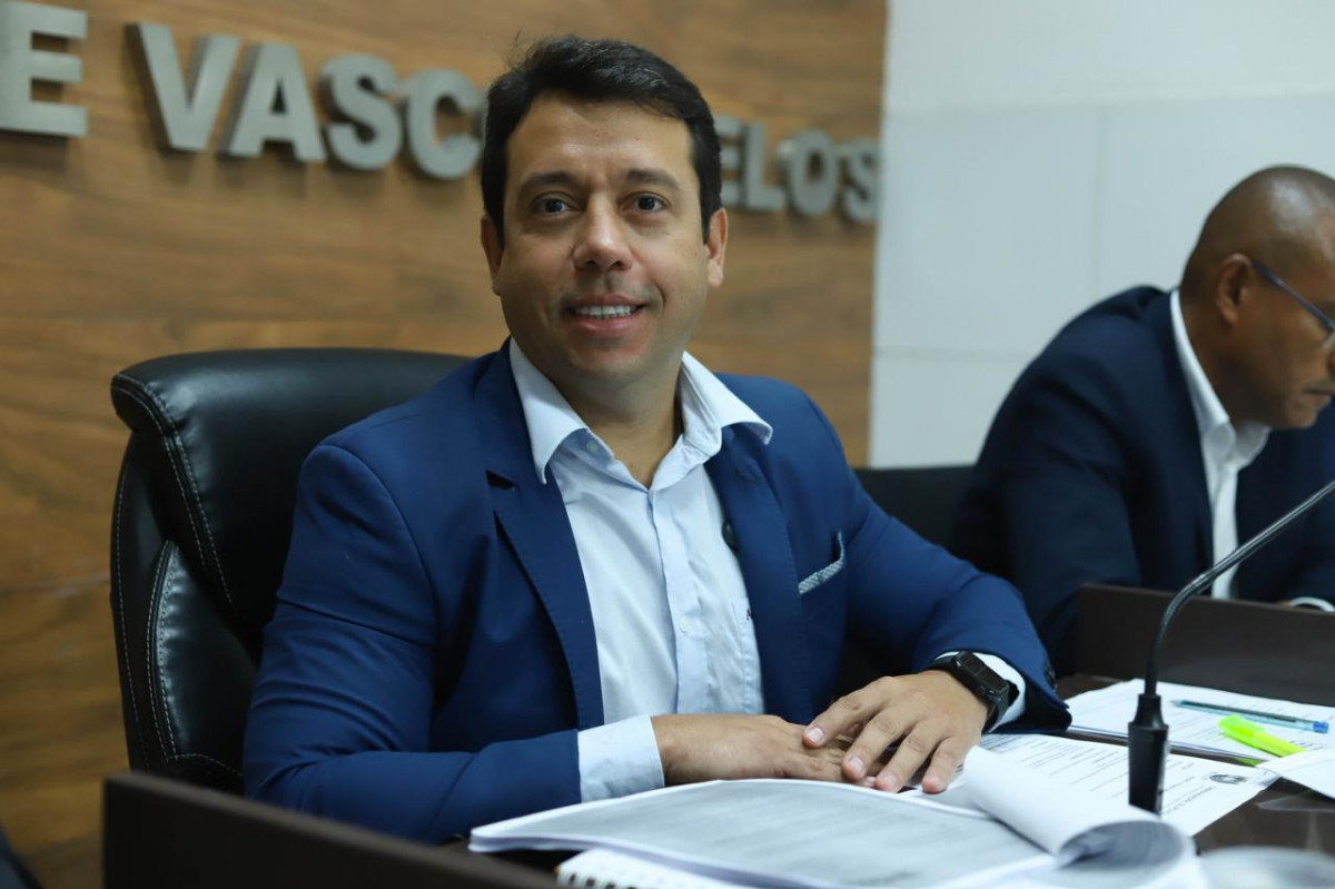 Presidente e vice da Câmara de Ipojuca são presos em saída de supermercado