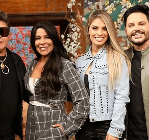 Vocalista da Calcinha Preta,Silvânia Aquino, anuncia saída da banda após suposta briga