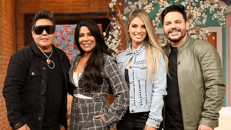 Vocalista da Calcinha Preta,Silvânia Aquino, anuncia saída da banda após suposta briga