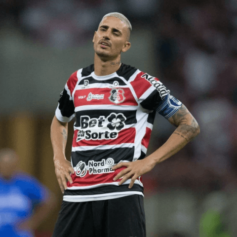 Thiago Galhardo vence ação na CNRD e rescinde contrato com o Santa Cruz