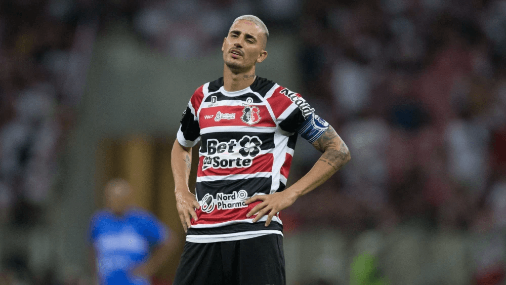 Thiago Galhardo vence ação na CNRD e rescinde contrato com o Santa Cruz