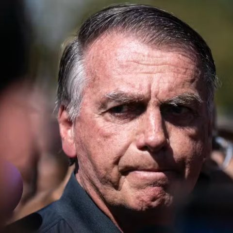 Moraes autoriza comida especial para Bolsonaro durante a prisão