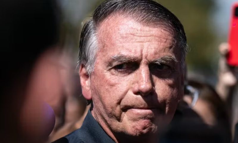 Moraes autoriza comida especial para Bolsonaro durante a prisão