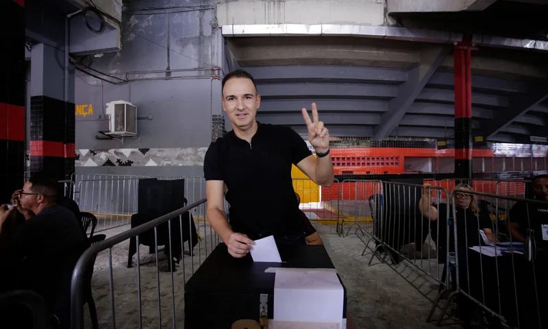 Em votação disputada, Matheus Souto Maior é eleito presidente do Sport para o ano de 2026