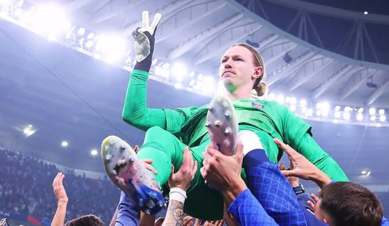 Goleiro russo defende quatro pênaltis do Flamengo e dá titulo da Copa Intercontinental ao PSG