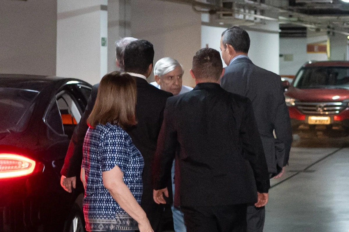 Após laudo da PF, Moraes concede prisão domiciliar ao general Heleno com uso de tornozeleira eletrônica