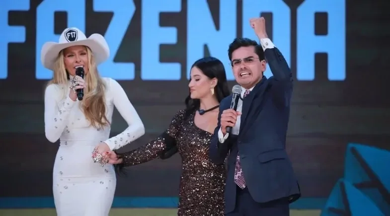 Dudu Camargo é o grande campeão de ‘A Fazenda 17’ e leva prêmio de R$ 2 milhões