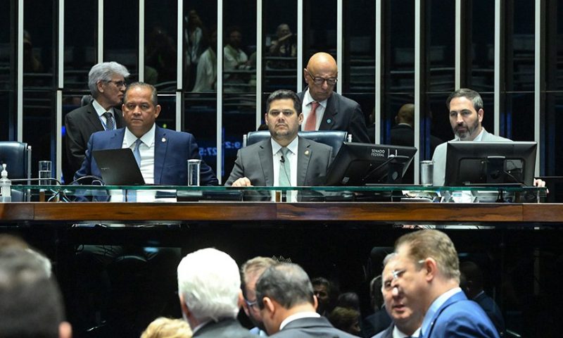 Senado aprova PL da Dosimetria que beneficia Bolsonaro e presos pelo 8/1; texto vai à sanção presidencial