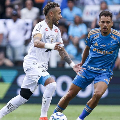 Neymar confirma cirurgia no joelho, e não garante permanência para 2026