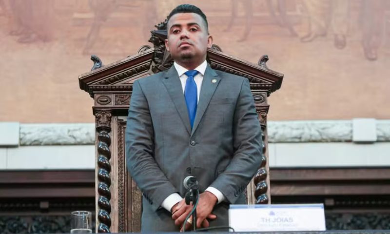 PF nas ruas: Preso desembargador que relata processo envolvendo TH Joias