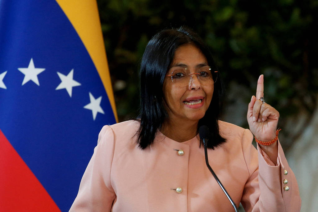 Suprema Corte da Venezuela ordena que vice assuma presidência