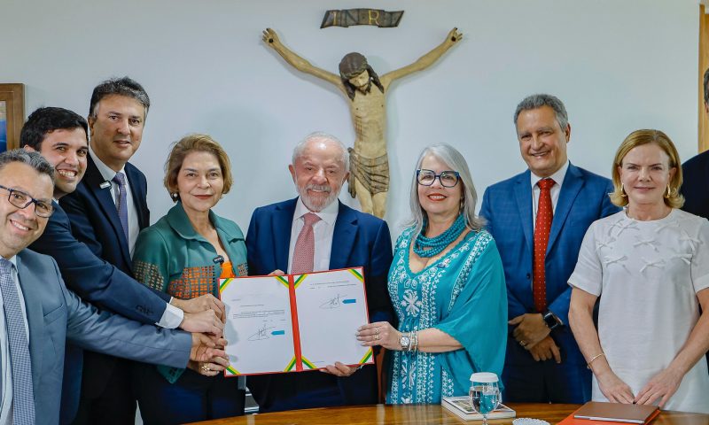 Piso do magistério tem reajuste de 5,4% e vai a R$ 5.130,63 mil em 2026