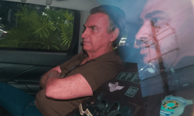 Bolsonaro pede instalação de Smart TV e assistência religiosa de pastor e bispo evangélico na prisão