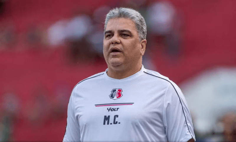 Santa Cruz demite o técnico Marcelo Cabo após goleada sofrida por 4 a 0 no clássico contra o Náutico