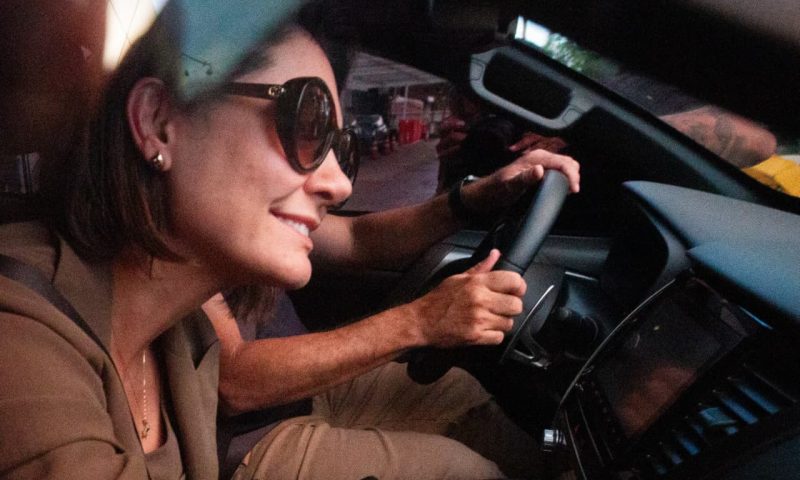 Michelle reage a retorno de Bolsonaro  à prisão na PF: “Existe um Brasil de bem que te ama. Você é um líder “