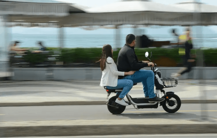 Novas regras para “cinquentinhas” e motos elétricas já estão em vigor; veja o que mudou