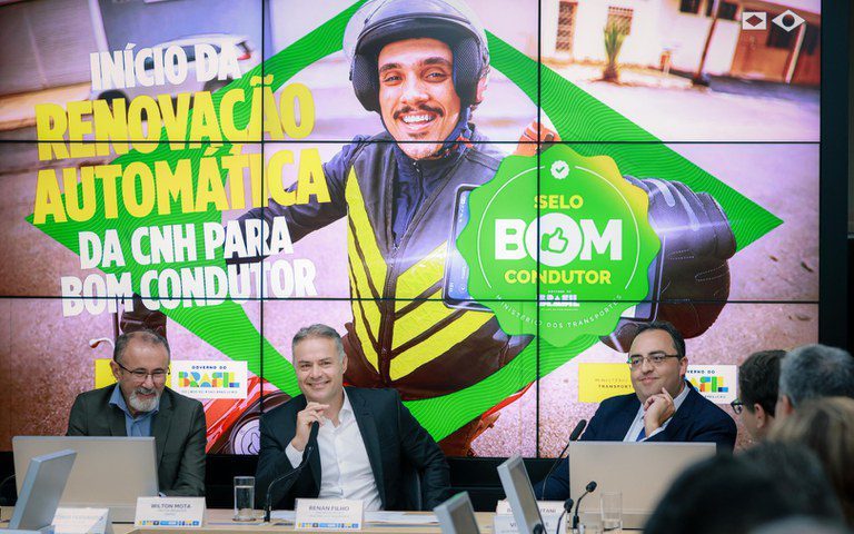 CNH do Brasil: Veja como renovar a habilitação automaticamente e de graça