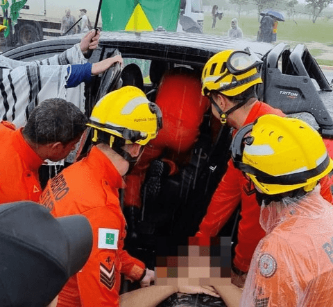 Caminhada de Nikolas: 72 feridos e oito em estado grave após queda de raio em ato