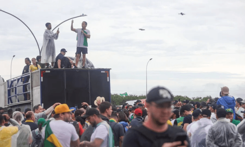 Manifestação bolsonarista promovida por Nikolas em Brasília reúne 18 mil pessoas, diz monitoramento da USP