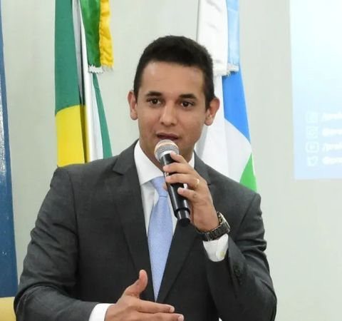PF nas ruas: Prefeito é alvo de operação contra fraudes milionárias na saúde