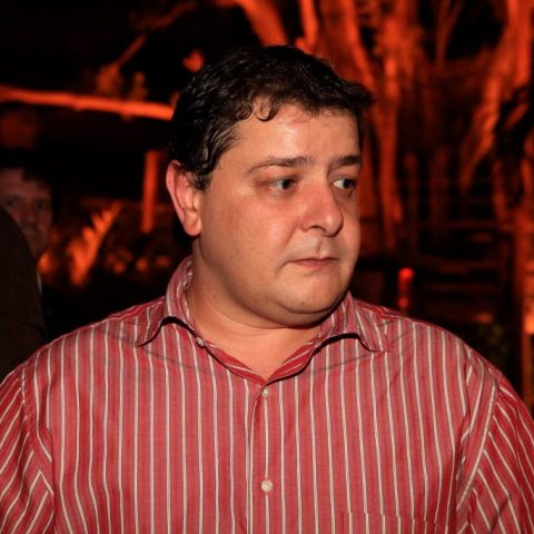 CPI aprova quebra de sigilo bancário de filho de Lula; sessão tem confusão