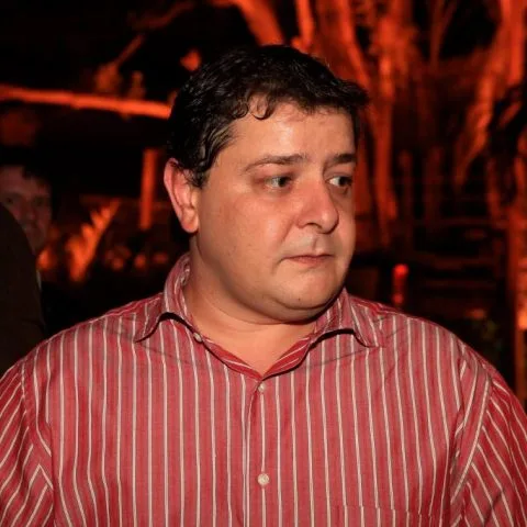 CPI aprova quebra de sigilo bancário de filho de Lula; sessão tem confusão