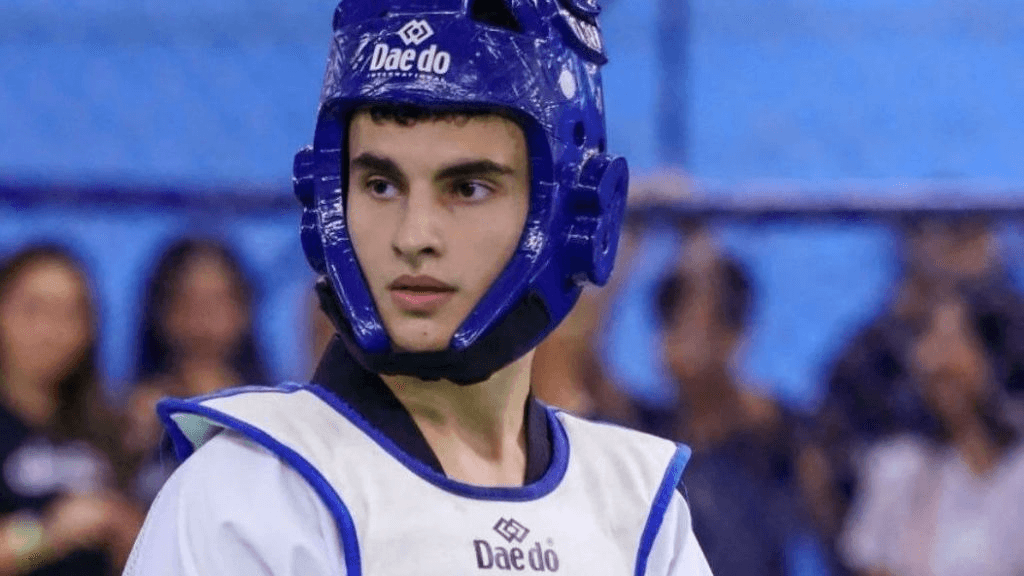 Jovem promessa do Taekwondo brasileiro, Cauã Batista morre aos 18 anos