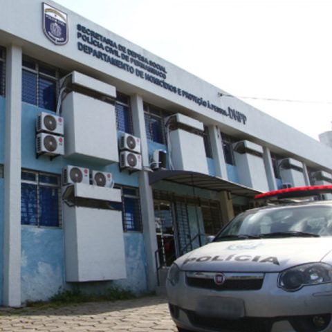 Professor de jiu-jitsu é morto a tiros na BR-101