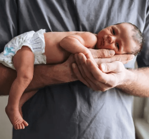 Governo sanciona ampliação da licença-paternidade de cinco para 20 dias