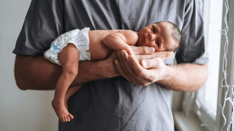 Governo sanciona ampliação da licença-paternidade de cinco para 20 dias