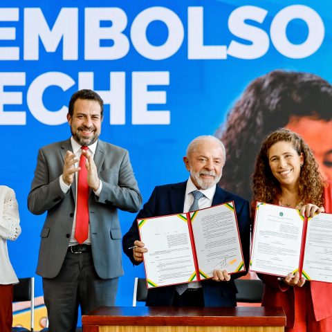 Governo regulamenta reembolso-creche e redução de jornada para terceirizados do serviço público