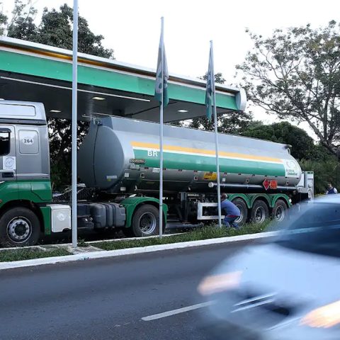 Mais de 80% dos estados aderem a subsídio a diesel importado