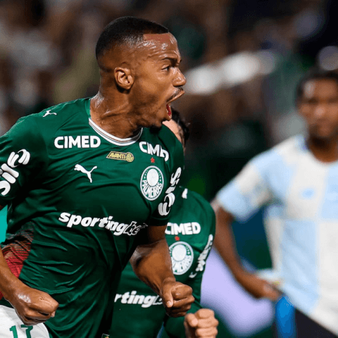 Palmeiras vence o Grêmio com dois de Marlon Freitas e abre na ponta