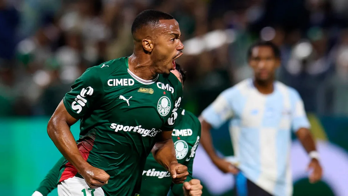 Palmeiras vence o Grêmio com dois de Marlon Freitas e abre na ponta