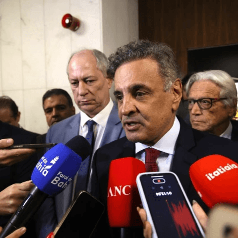 Aécio Neves convida Ciro Gomes a disputar Presidência pelo PSDB em 2026