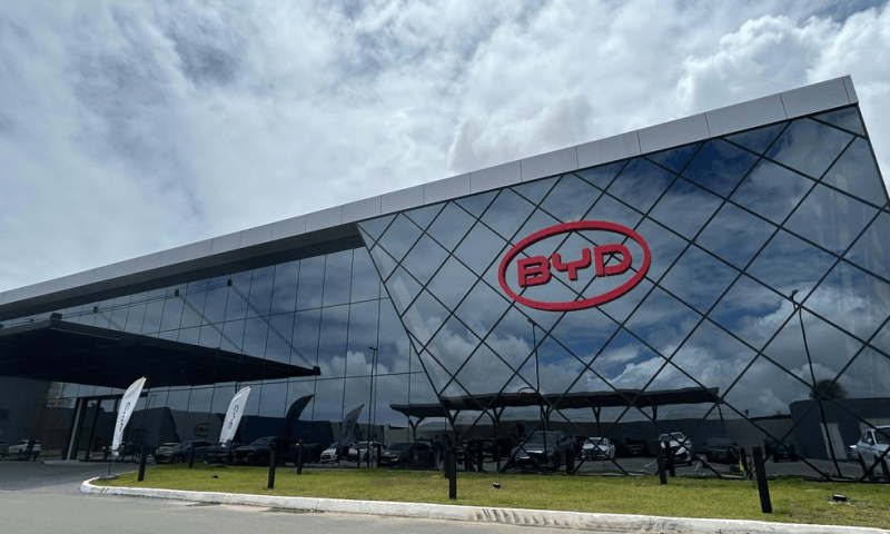 Montadora chinesa BYD oferece 1.654 vagas de emprego em nova fábrica na Bahia
