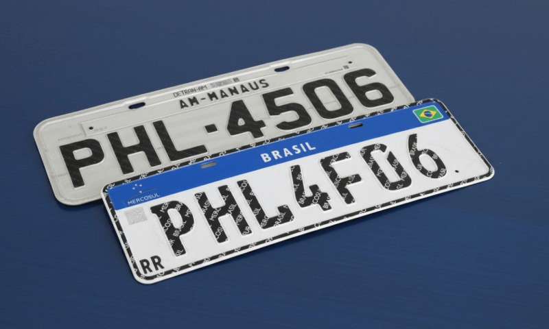 Comissão aprova projeto de recolocação de município e estado nas placas dos carros