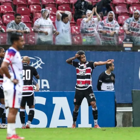 Sob muita chuva na Arena,Santa Cruz vence o Itabaiana na estreia pela Série C