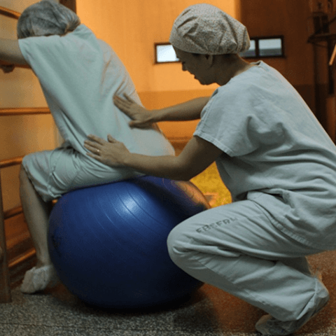 Governo sanciona lei que regulamenta a profissão de doula no Brasil