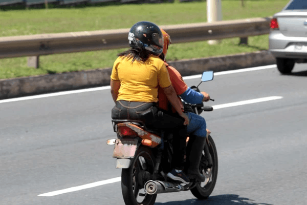 Mudança: Nova regra para capacetes de motociclistas passa a valer em 1º de julho; veja o que muda