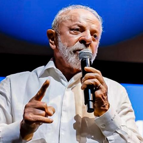 Lula comenta críticas dos EUA ao PIX: “Pix é do Brasil e ninguém vai fazer a gente mudar”