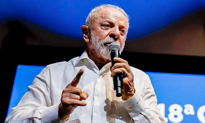 Lula comenta críticas dos EUA ao PIX: “Pix é do Brasil e ninguém vai fazer a gente mudar”