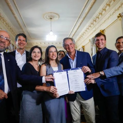 Raquel Lyra assina concessão parcial da Compesa com previsão de R$ 17,4 bilhões em investimentos  em 151 municípios pernambucanos